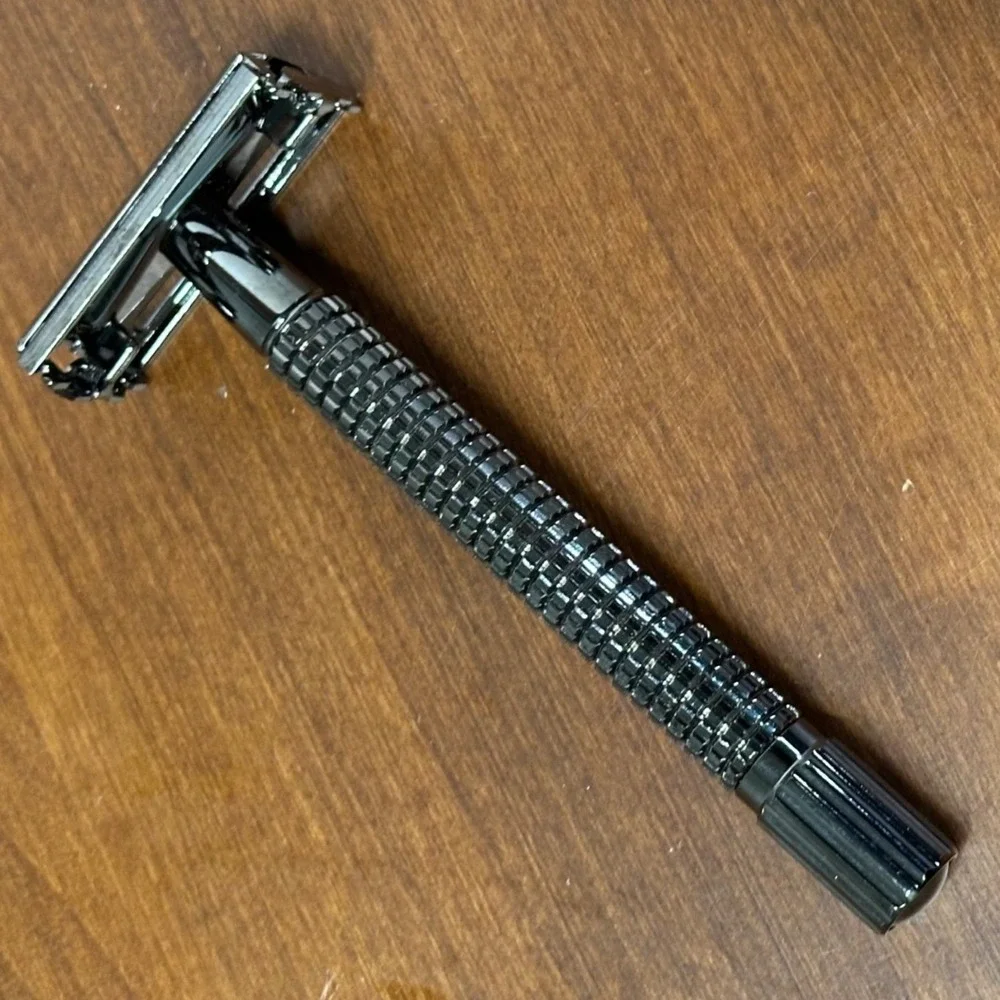 Double Edge Safety Razor Black Chrome/Gunmetal Knurled Handle‎ Modern DE Razor